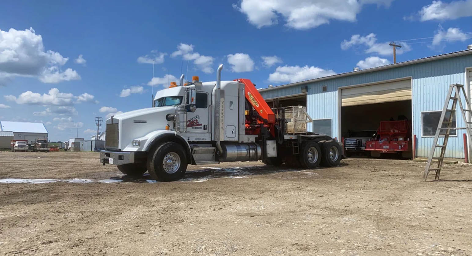 Kenworth T800 with Palfinger PK32000 Knuckle Boom Picker